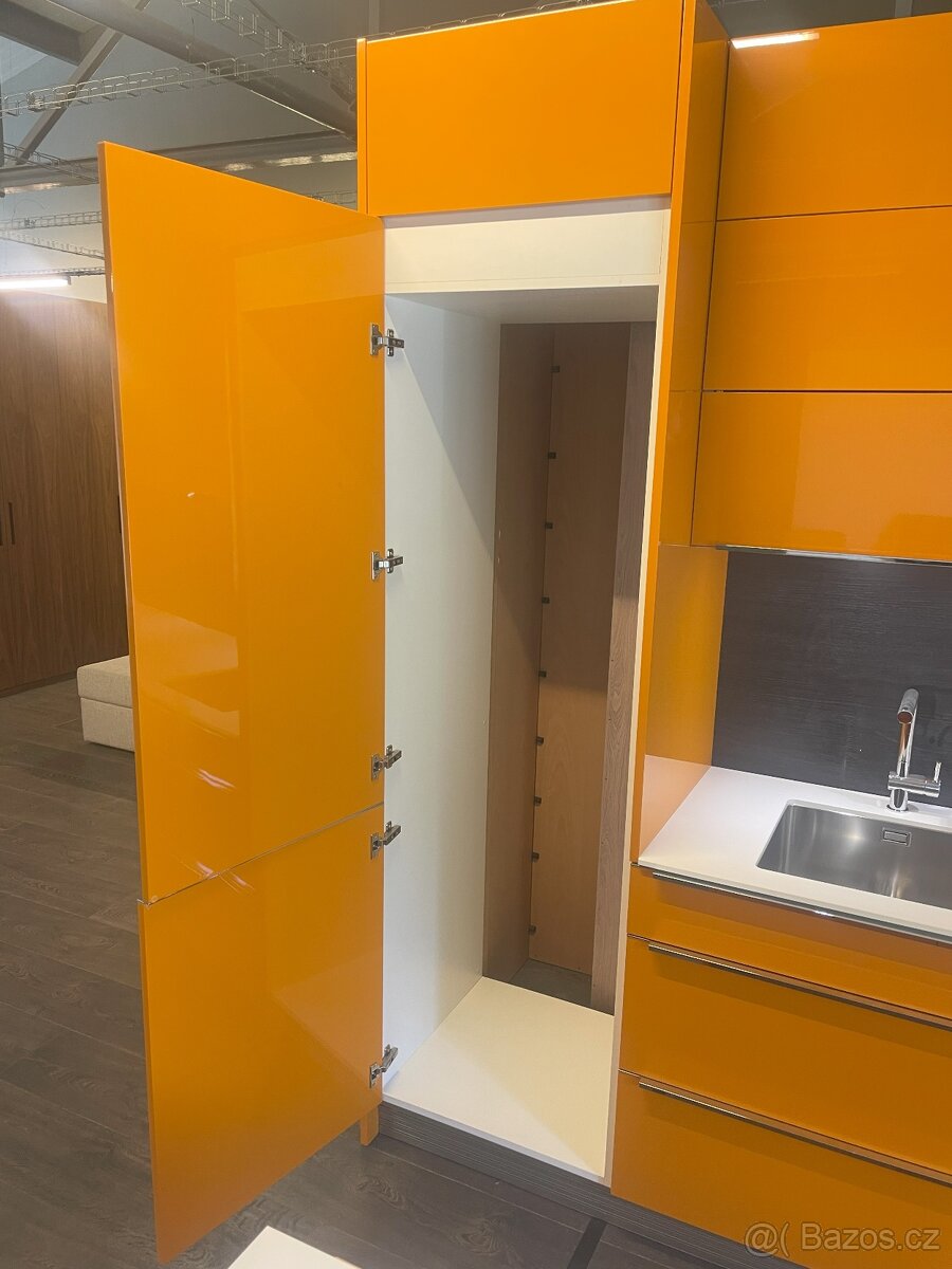 Kuchyňská linka -vysoký lesk - 14