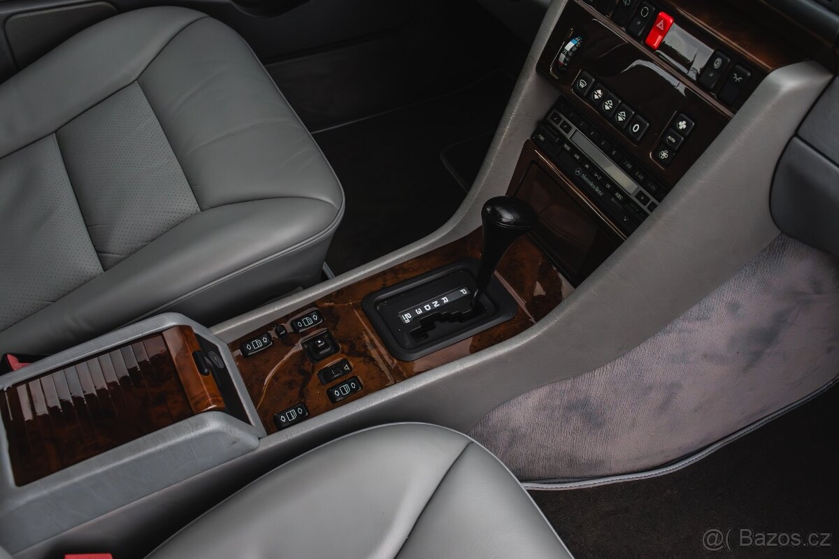 Mercedes-Benz 400E W124 Po renovaci - 14