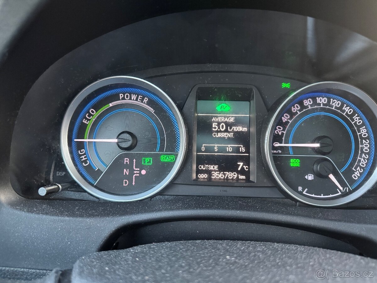 Toyota Auris hybrid - 14