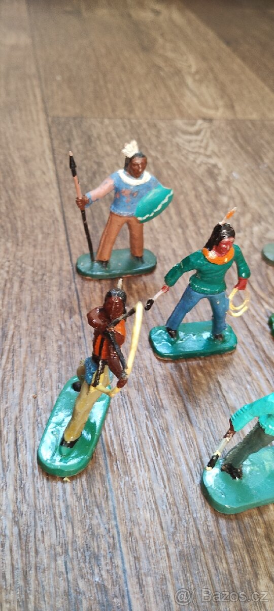 Indiáni figurky 2 z NDR - 14