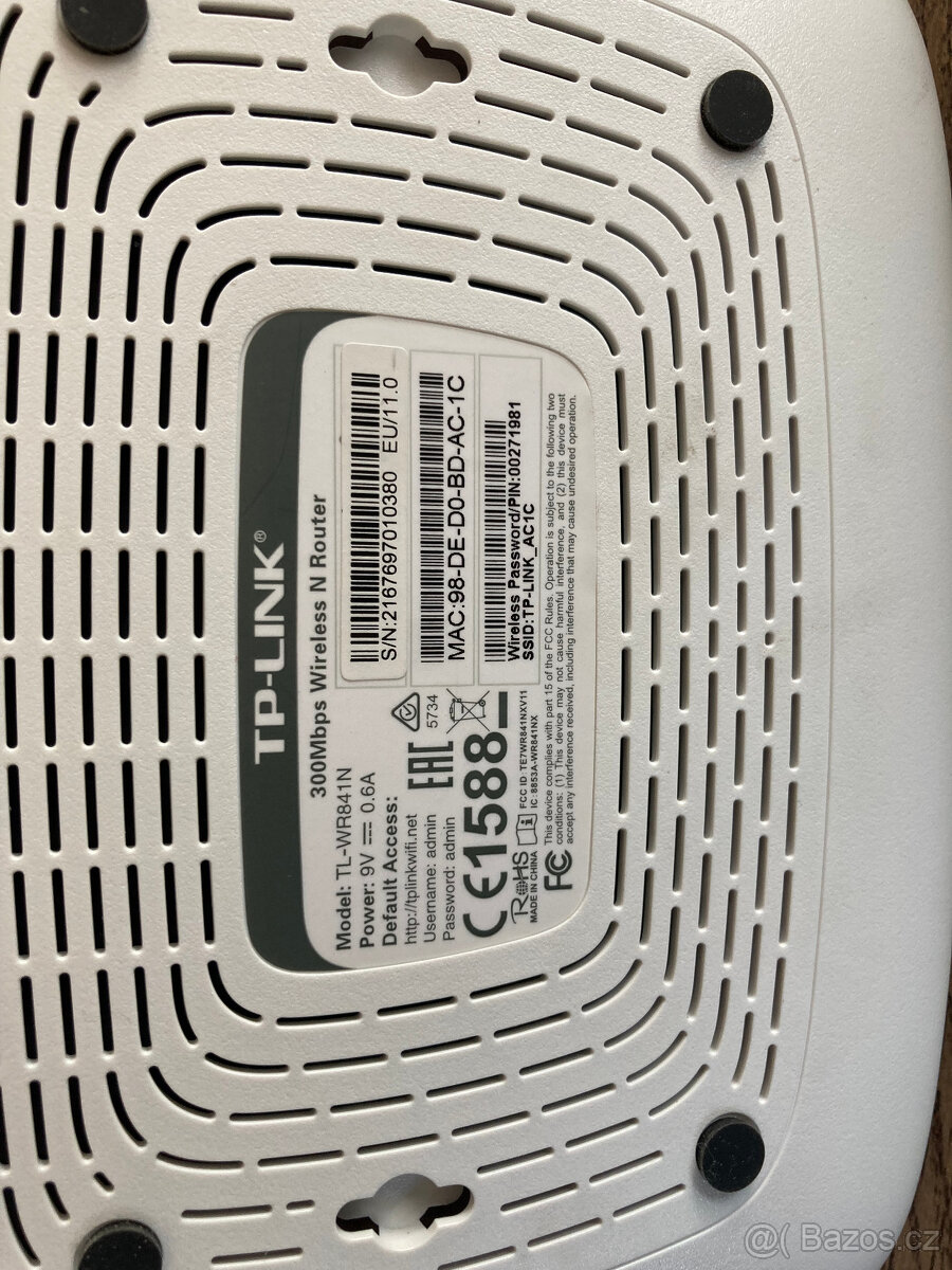 Modemy a eet top box + různé kabely - 14