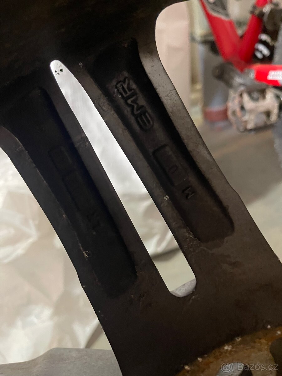 Prodám alu kola 19” s pneu SYRON Performance 235/35 R19 - 14