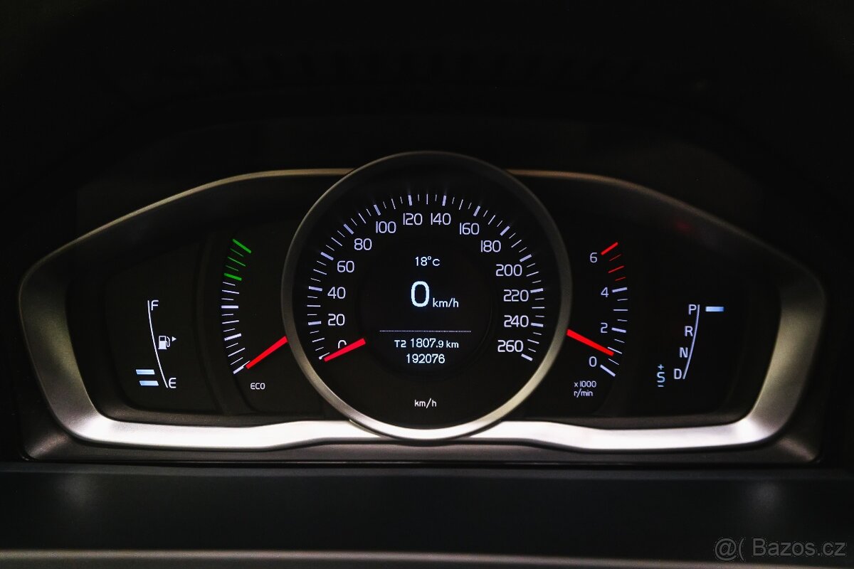 Volvo V60 2014 2.4 D4 AWD/AT 133 kW , tažné zařízení - 14