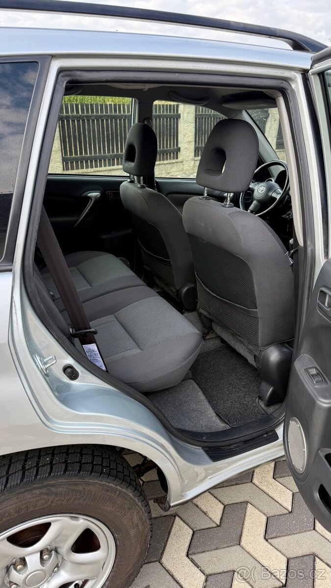 TOYOTA RAV4 2.0D4D 85kw 4x4 - 14