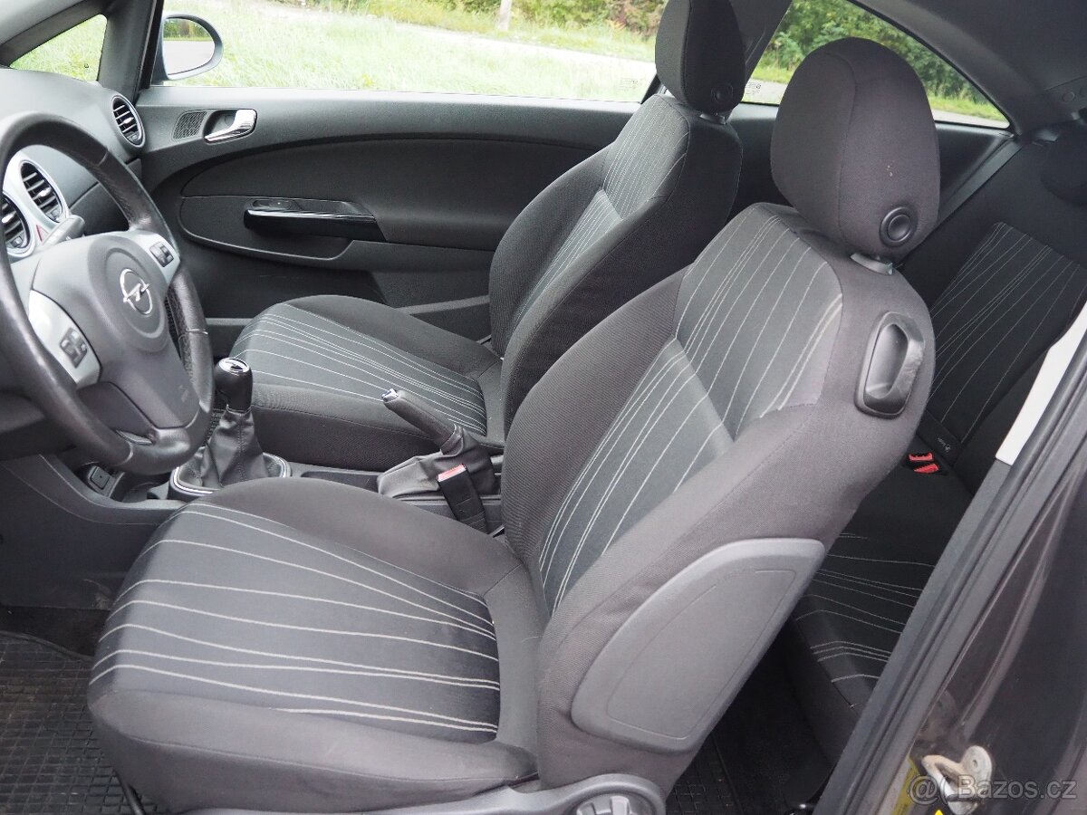 Opel Corsa 1.4 KLIMA, vyhř. sedadla + volant - 14
