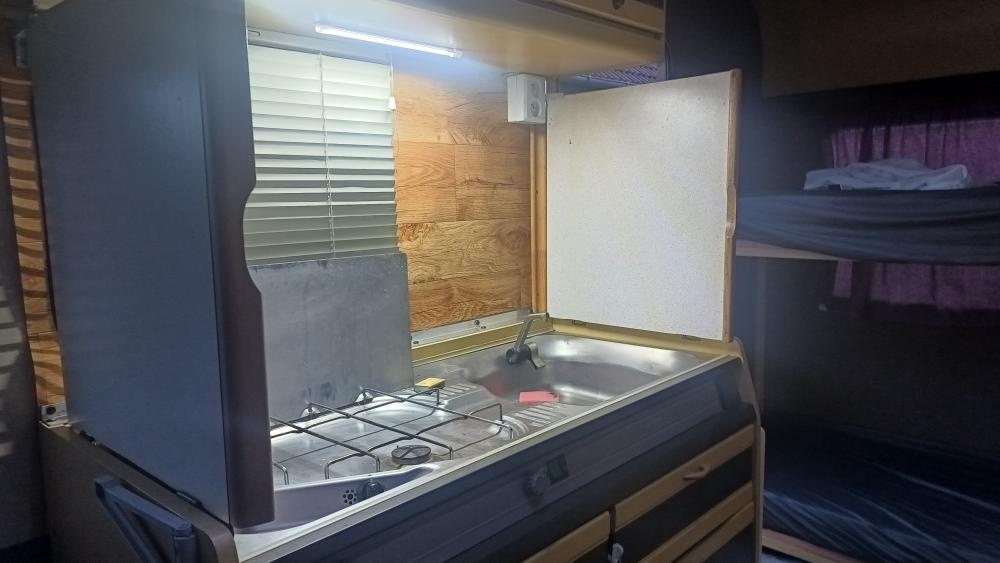 Prodám karavan Adria Unica A 360 DB - 14