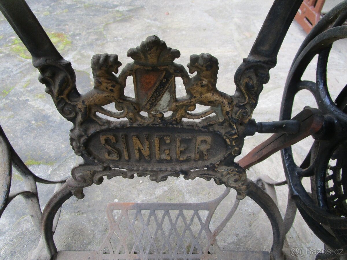 Šicí stroj SINGER , MINERVA - 14