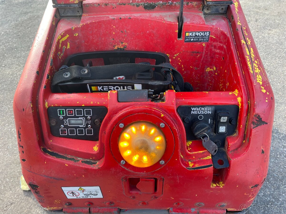 Ježkový válec Wacker Neuson RT82-SC2 - 14