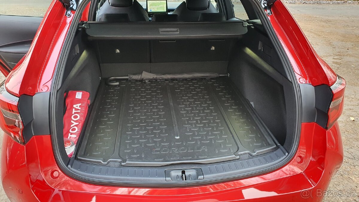 Toyota Corolla 1.8 HEV 140k TS GR Sport nová - 14