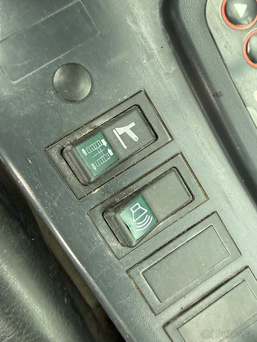 Hyundai 18-9 Robex Minibagr 2T + 3x lžíce - 14