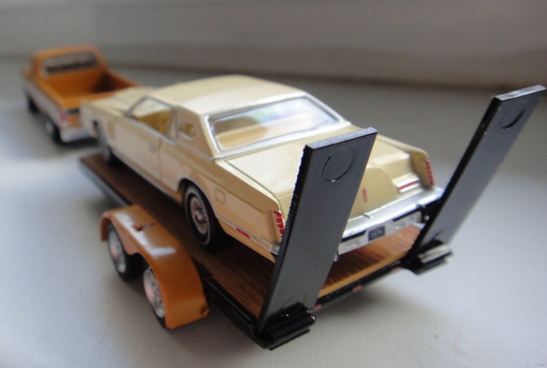 KOVOVY MODEL FORD F250 PICK UP - 14