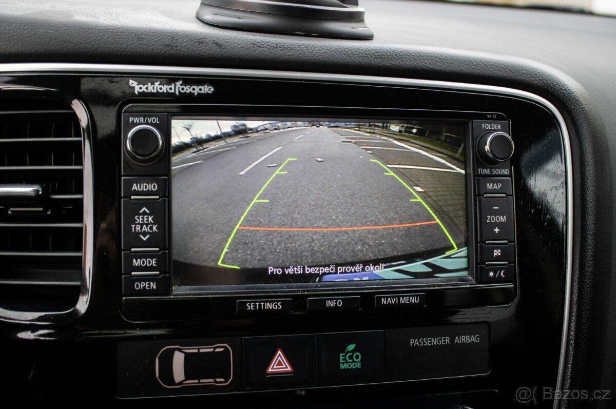 Mitsubishi Outlander 2.0 PHEV 4WD (2013) - 14