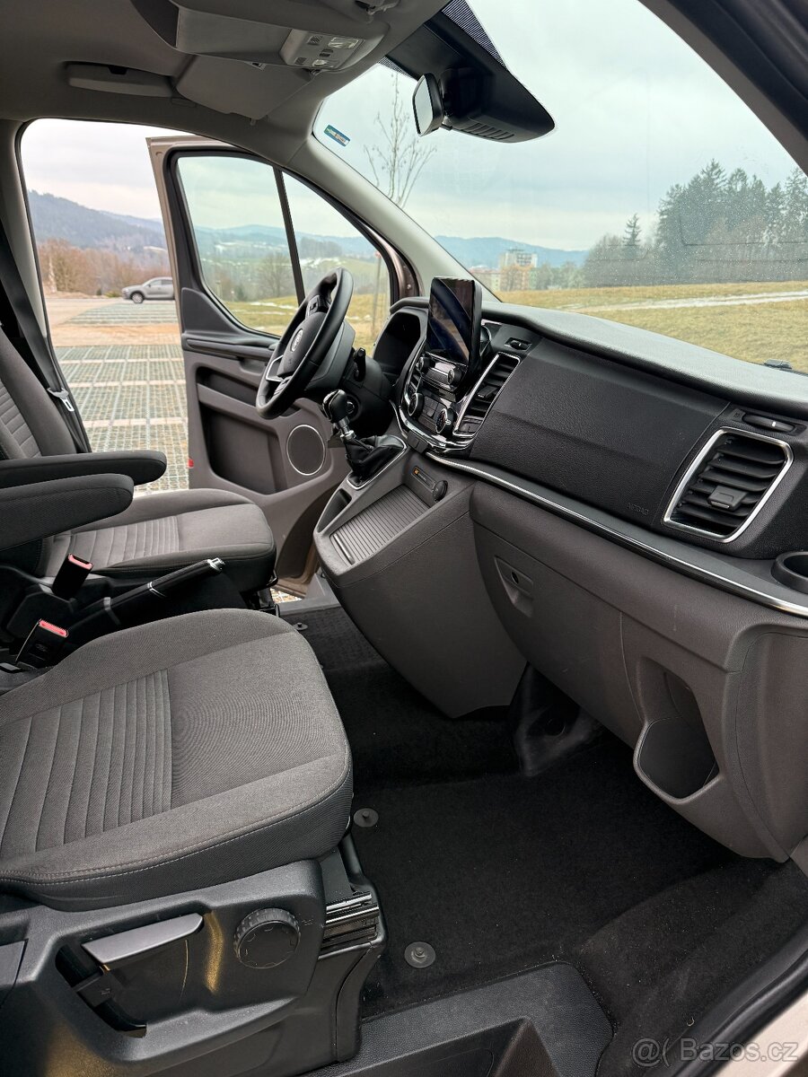 Ford Tourneo Custom L2 - 14