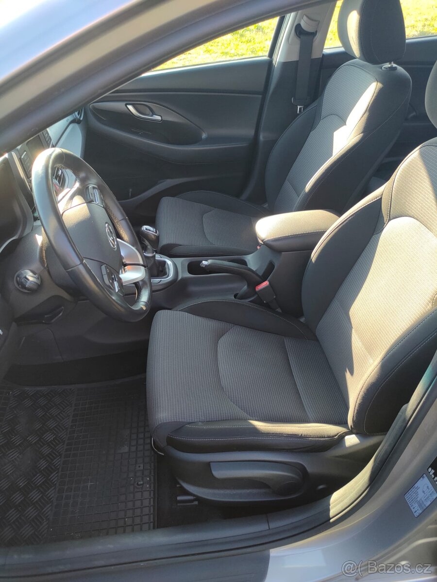 Hyundai i30 1.0 T-GDI 88 kW KOMBI – krásný stav, po servisu - 14