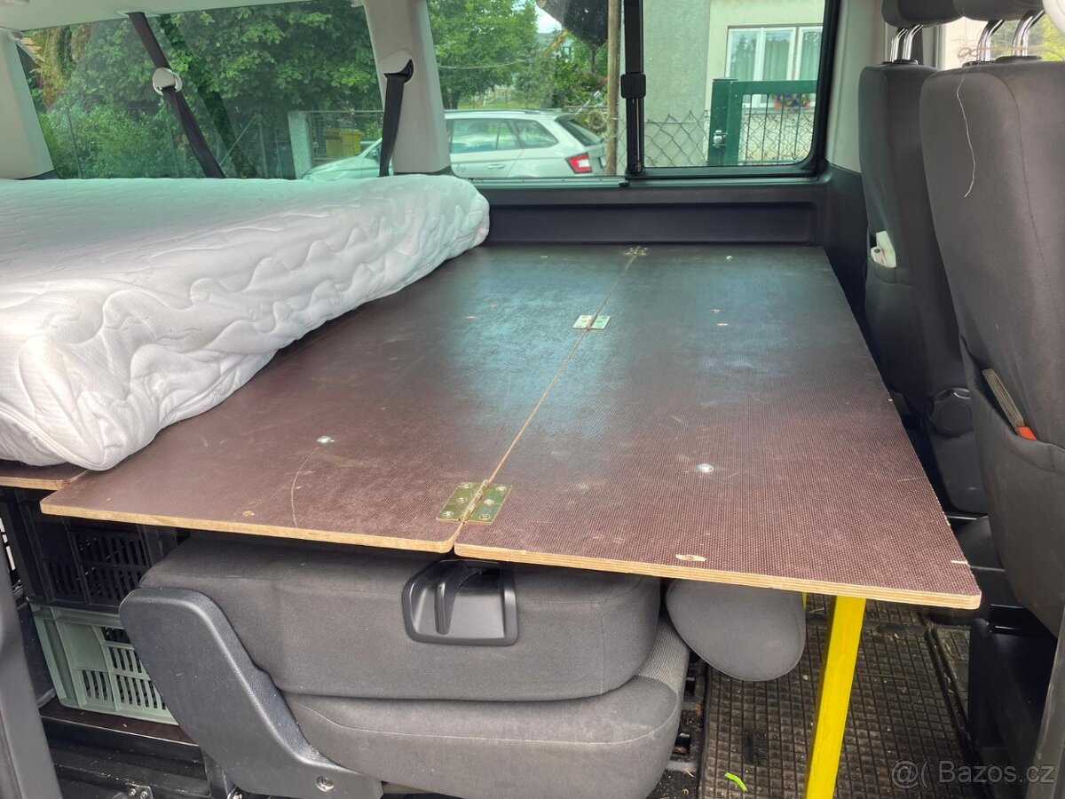 Vestavba na spaní do VW T5/T6 - 14