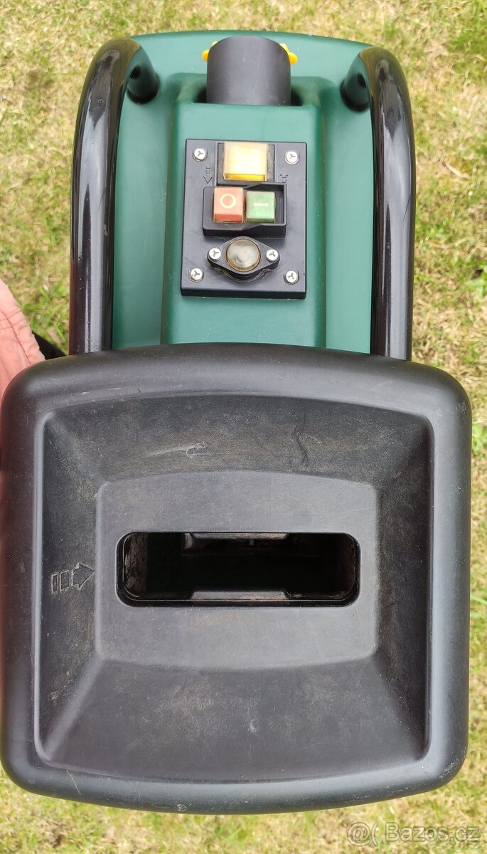 Elektrická BEZHLUKOVÁ řezačka drtič štěpkovač - 14