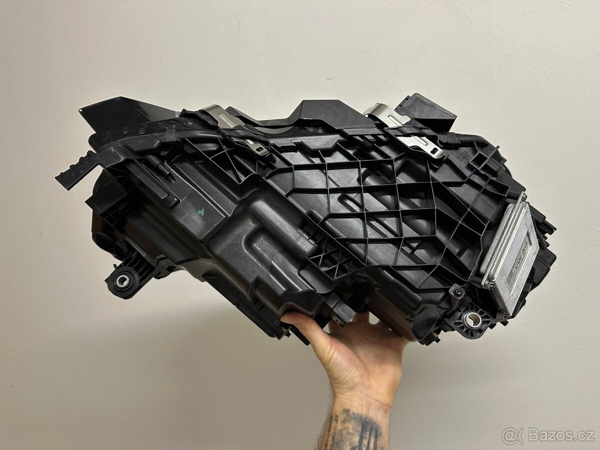 Octavia 4 lift světlo - 14