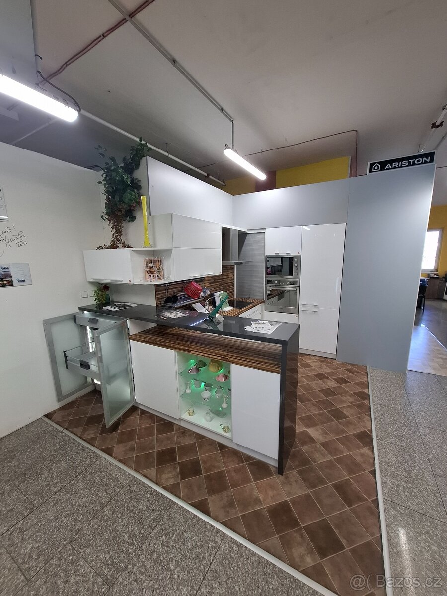 Bílá lesk MDF fólie - 14