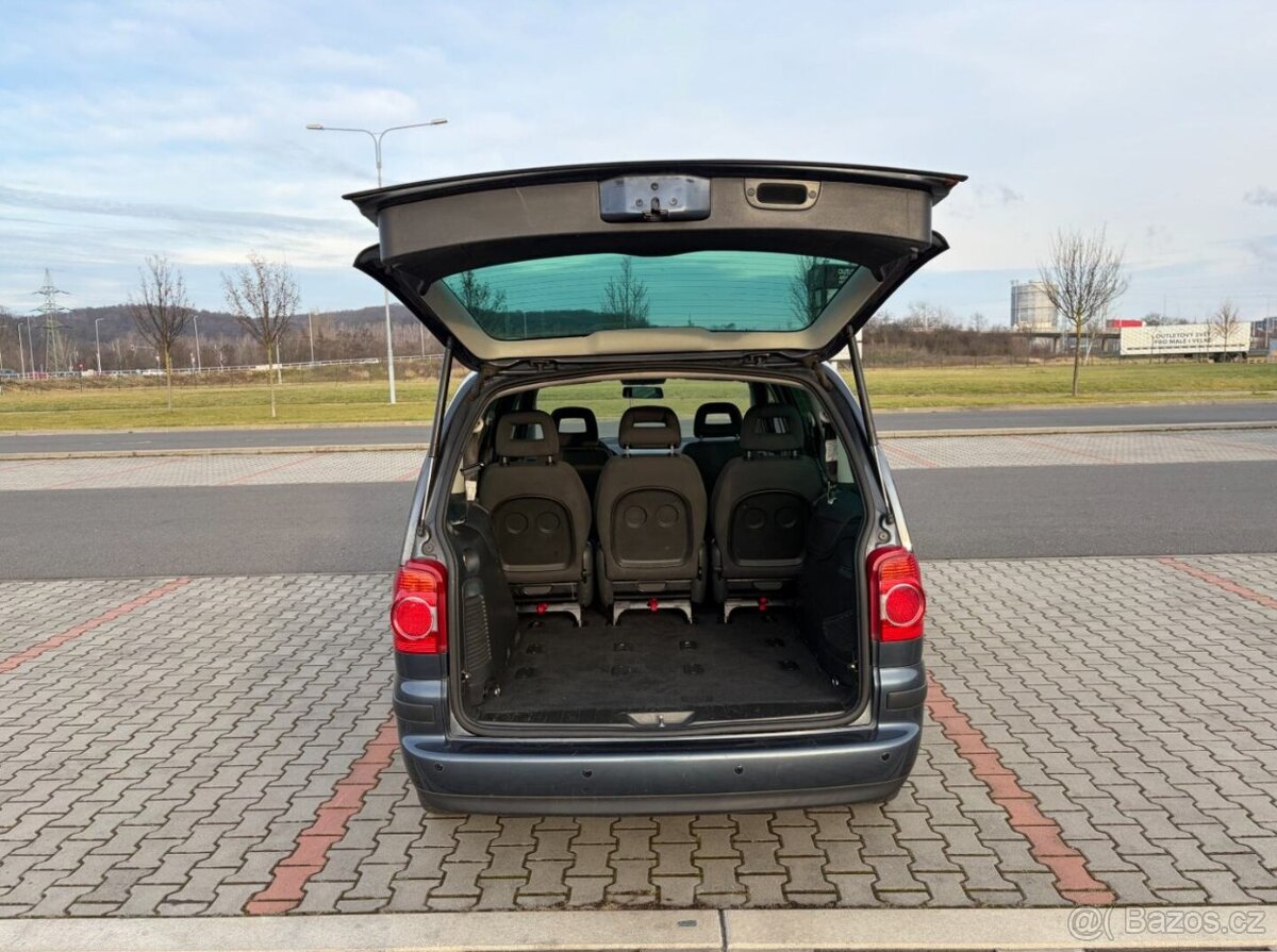 Volkswagen Sharan 1.9 TDi 7 míst - 14