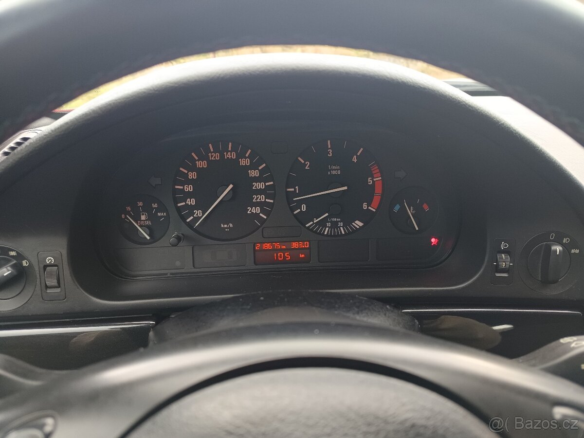 BMW E39 525d, manuál -2.majitel ,r.v.2002 naj.orig.228t.km - 14