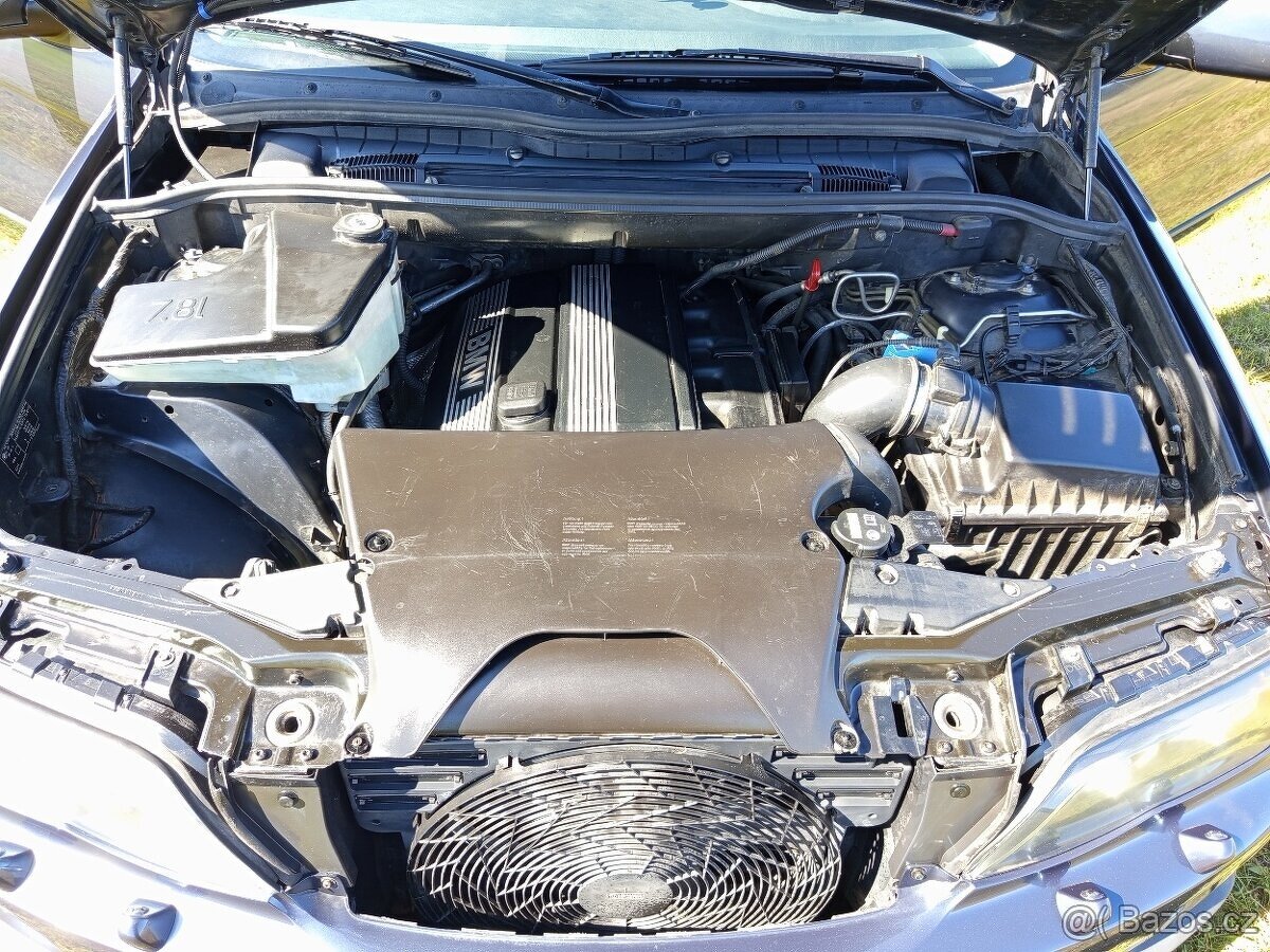 BMW X5 3.0i velmi zachovalá, bez investic - 14