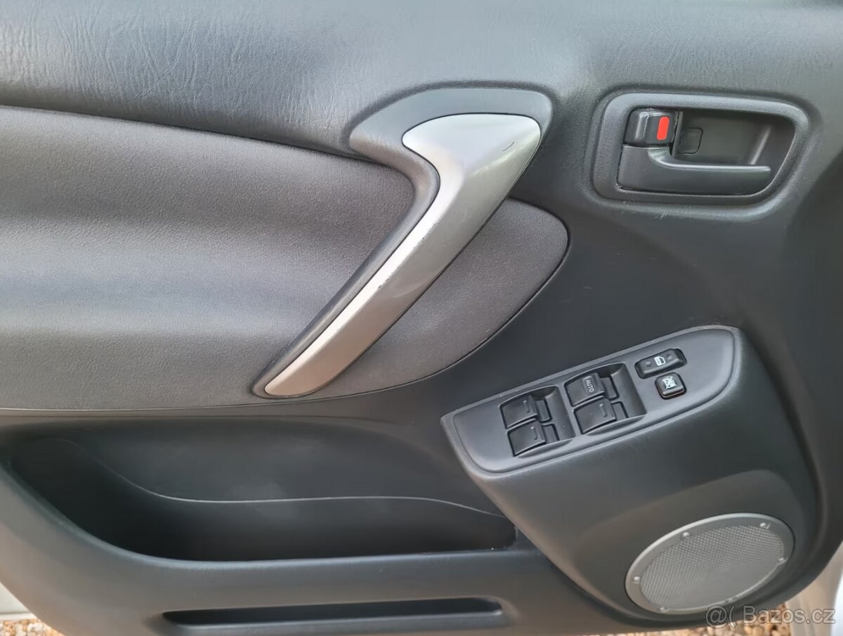 Toyota RAV4 2.0i Sol benzín 110kw - 14