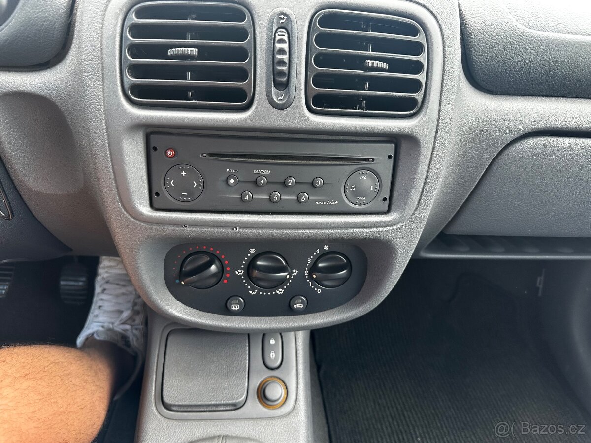 Renault Clio 1.2 55Kw Benzín - 14