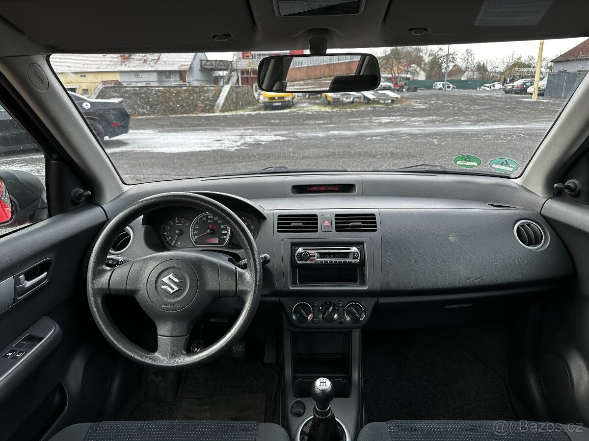 SUZUKI SWIFT 1,3i - KLIMA - NOVÁ STK - MÁLO KM-UDRŽOVANÝ VŮZ - 14