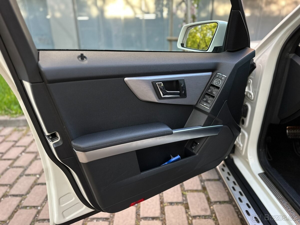 Prodám Mercedes Benz GLK 320CDI 4Matic - 14