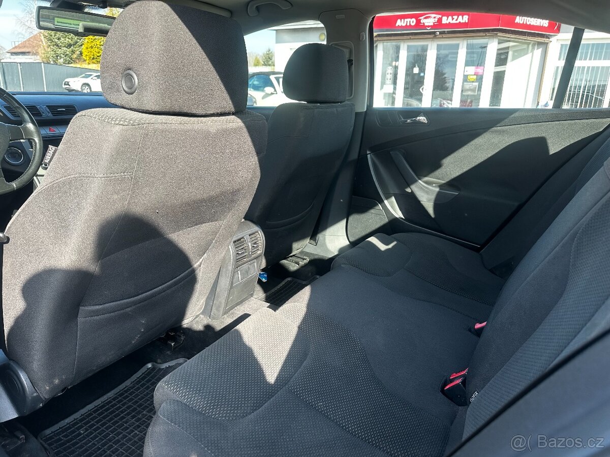 VW PASSAT 2,0FSI - PO SERVISE - PŮVOD ČR - UDRŽOVANÝ STAV - 14