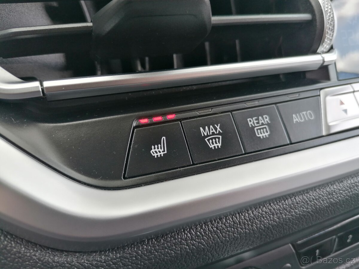 BMW Řada 3 2.0 318D A/T,Kůže,Ambient. - 14