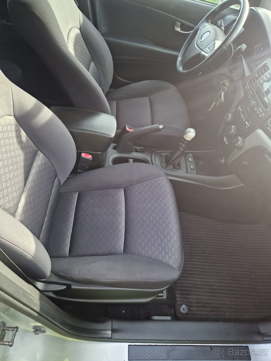 SsangYong Korando 2.0 XDi - 2012 4x4 závěs 2t - 14