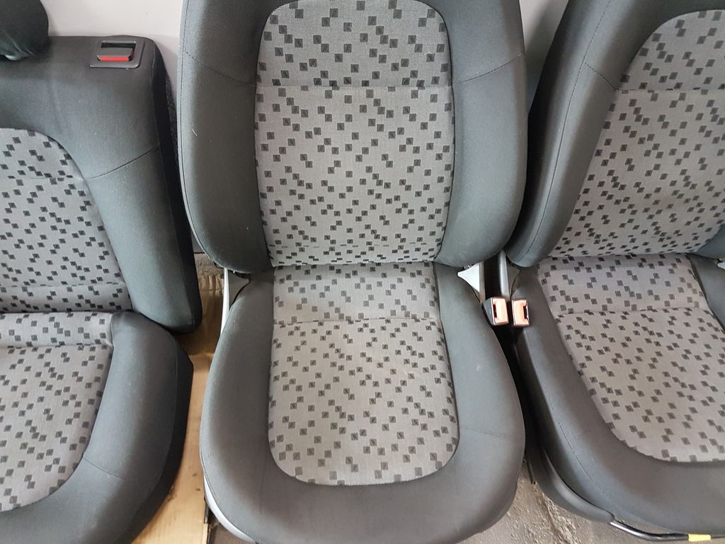 Vyhřívané černé sedačky + kabeláž Škoda Fabia Fl. - 14