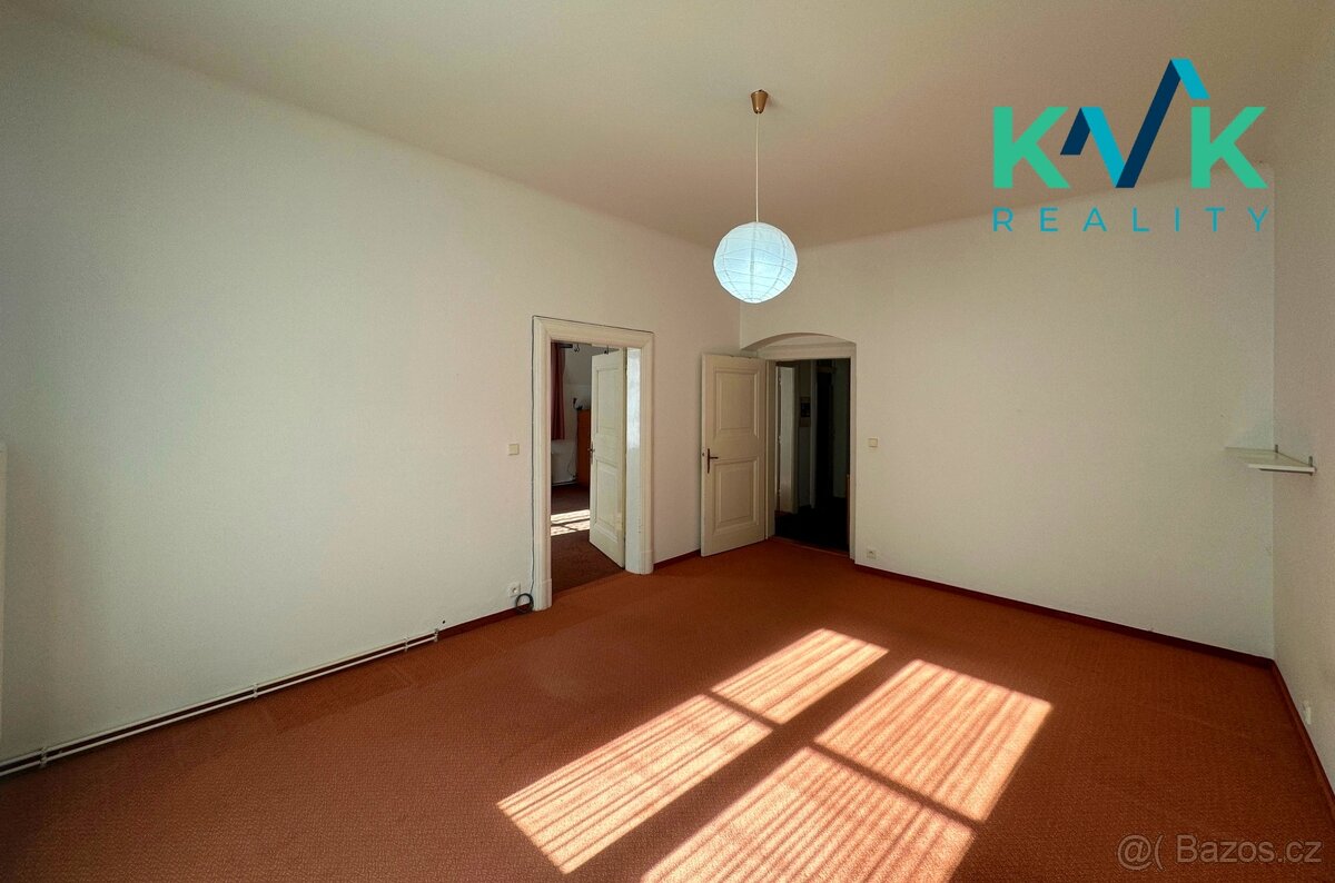 Prodej bytu v dispozici 4+1, užitná plocha 120m², Centrum Ka - 14