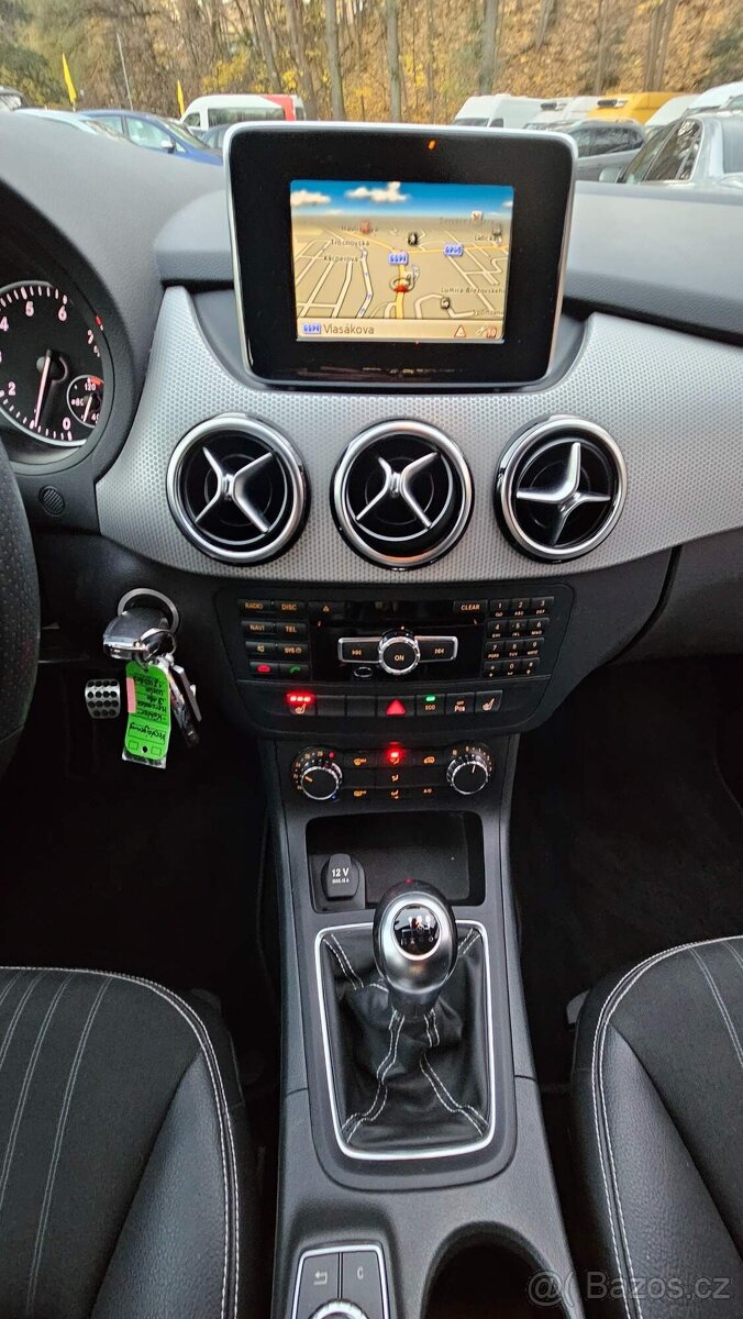 Mercedes Benz B 180, 2012, 99 tkm, xenony, navi, serviska - 14