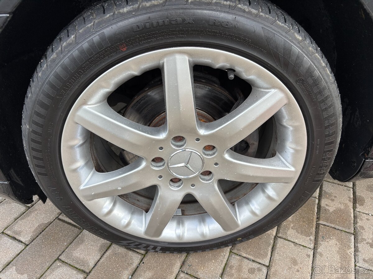 Mercedes-Benz Třídy C 180i Kompresor kupé - 14