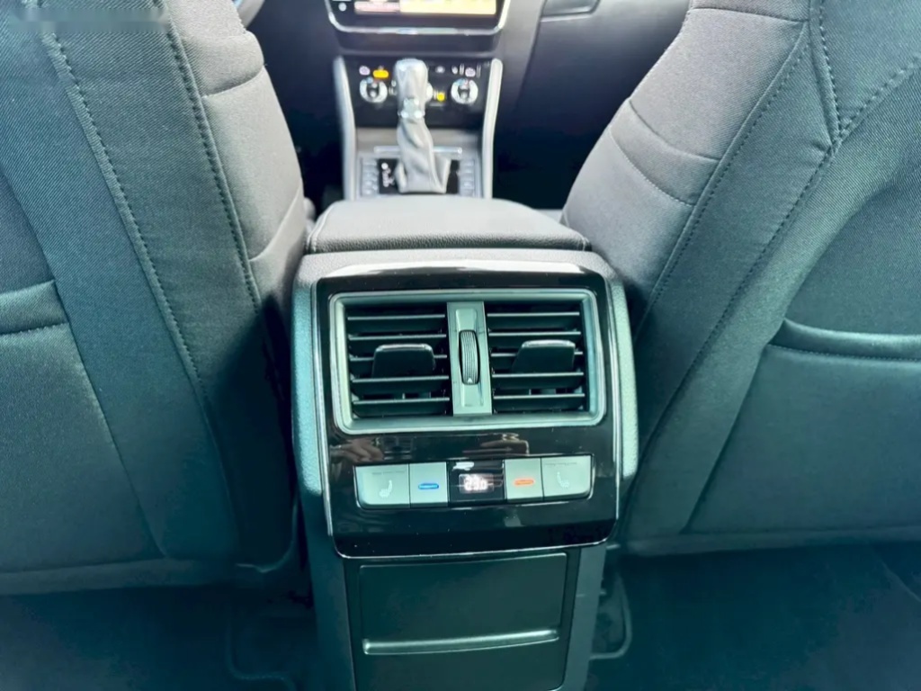 Škoda Superb, STYLE 2,0 TDi / 147 kW DSG - 14