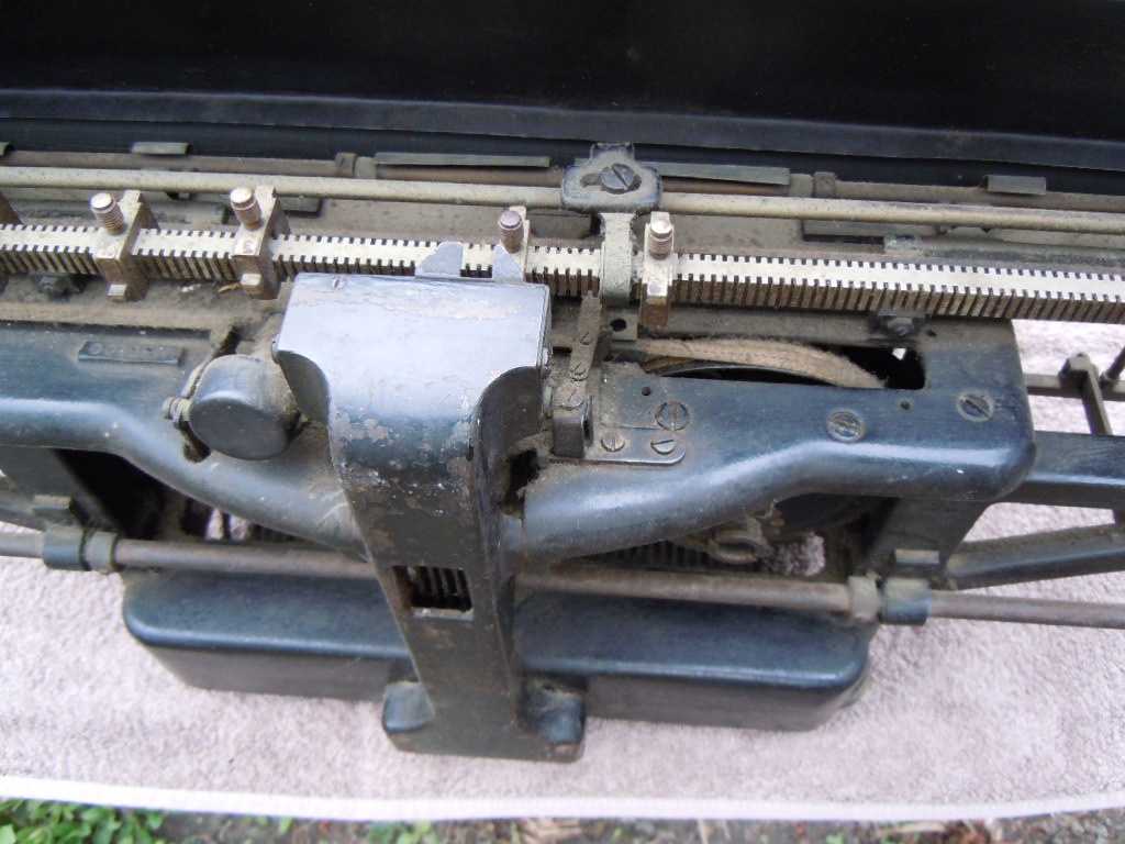 STARÝ PSACÍ STROJ REMINGTON 12 - 14