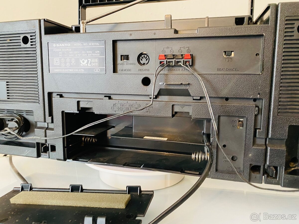 Radiomagnetofon Sanyo M W170l, rok 1987 - 14