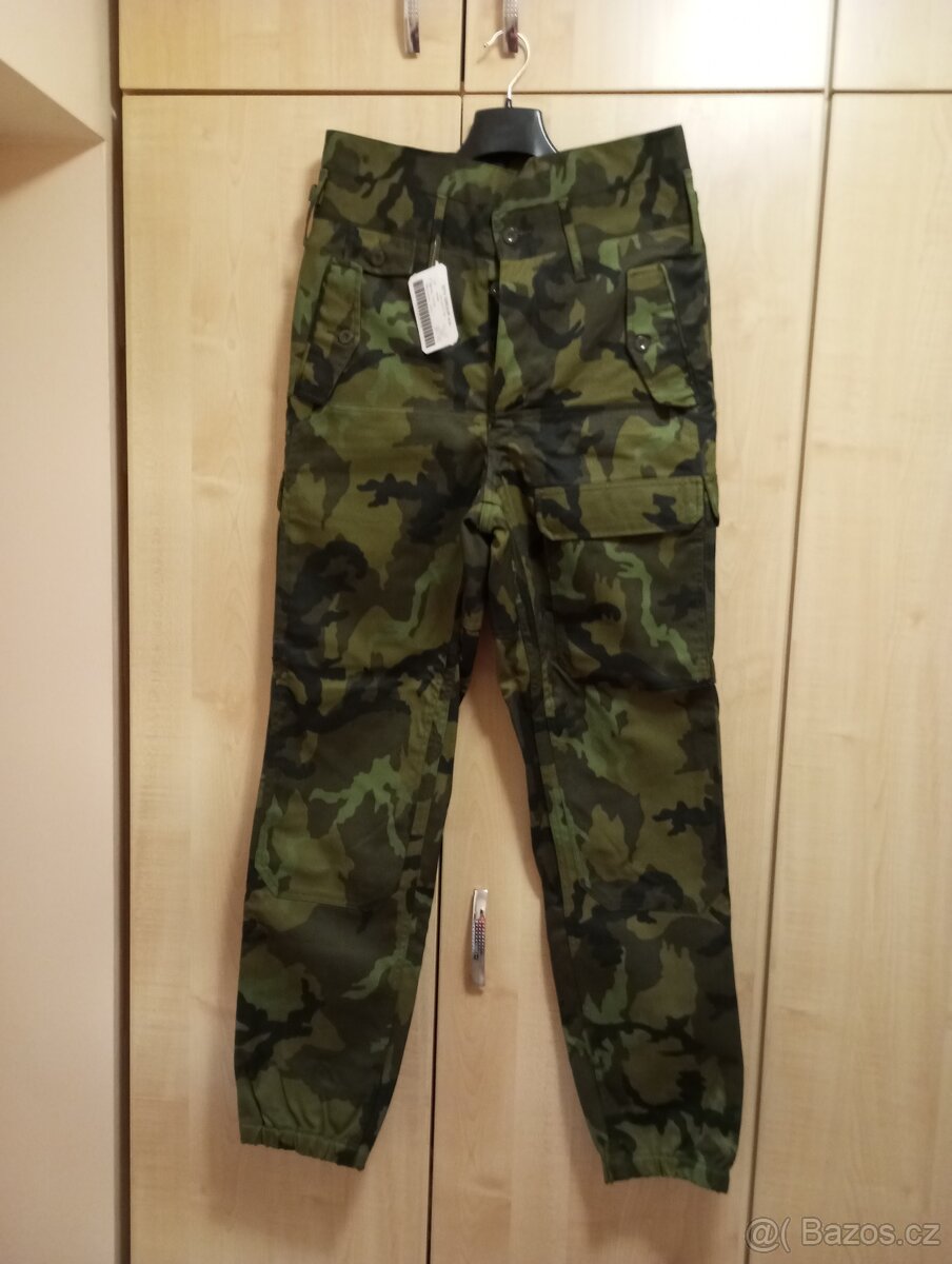 Vojenské maskáče a další vojenské oděvní součástky - 14