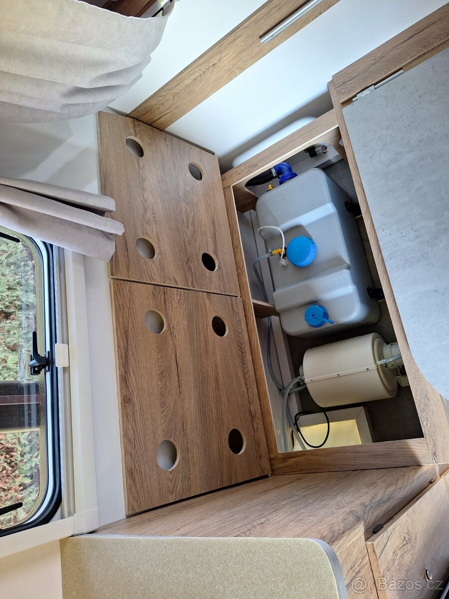 Karavan Niewiadów NEW SPORT 4 - 14