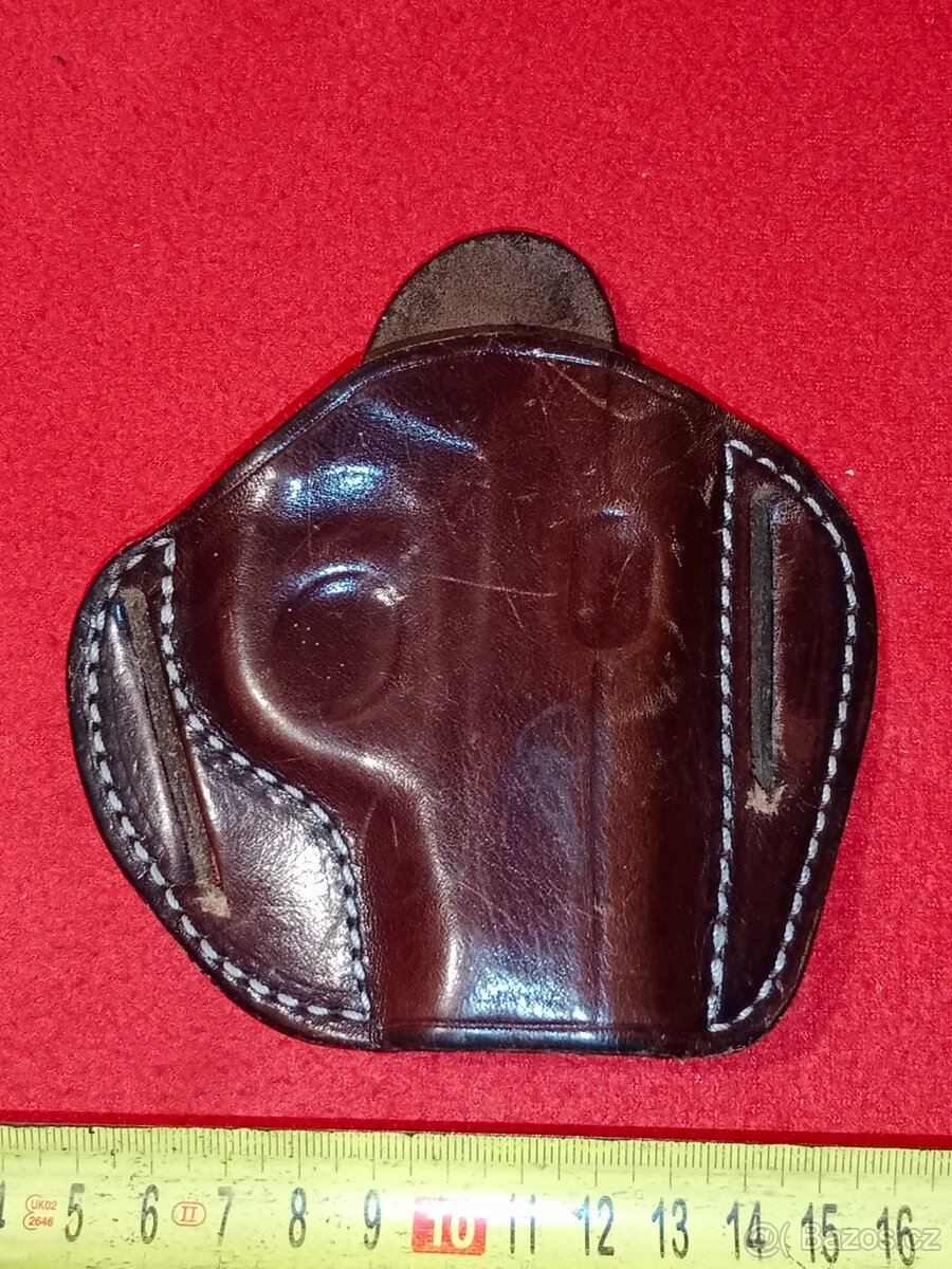 Kožená taška, opasky 2 ks a pouzdro na zbraň zn. LOBO - 14