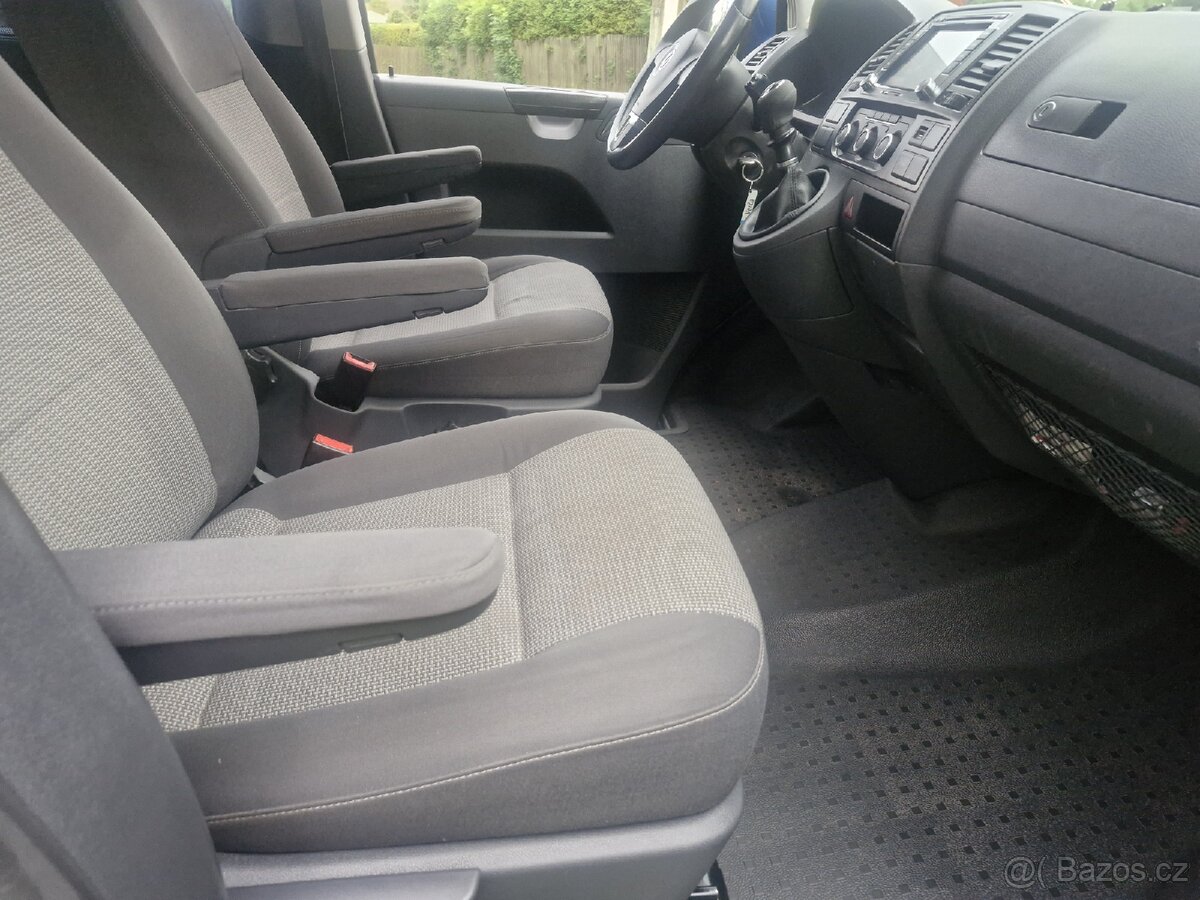 Volkswagen Caravelle - 14