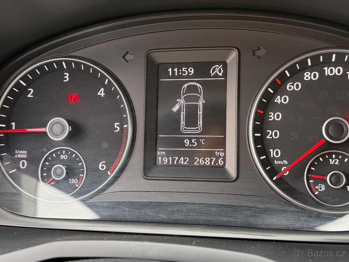 VOLKSWAGEN CADDY 2,0 TDI 4x4 - 90 KW, TOP STAV, TAŽNÉ - 14