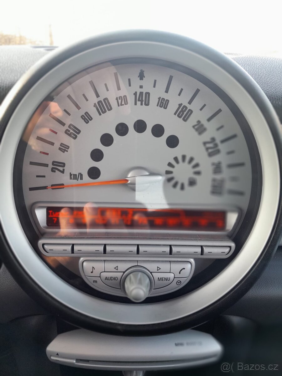 Mini Cooper Clubman 1.6i Panorama NOVÁ STK , KLIMA - 14