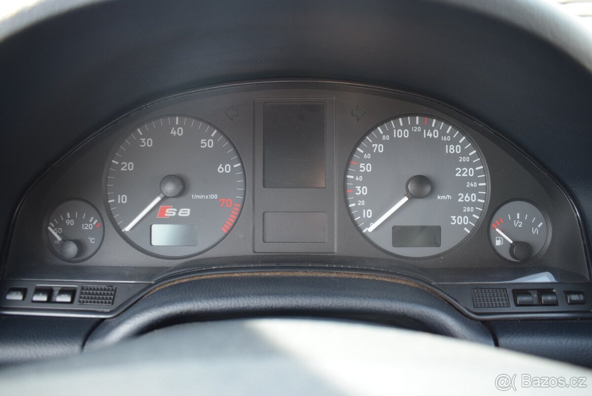 Audi S8 4,2i AUTOMAT QUATTRO,SUPER STAV - 14