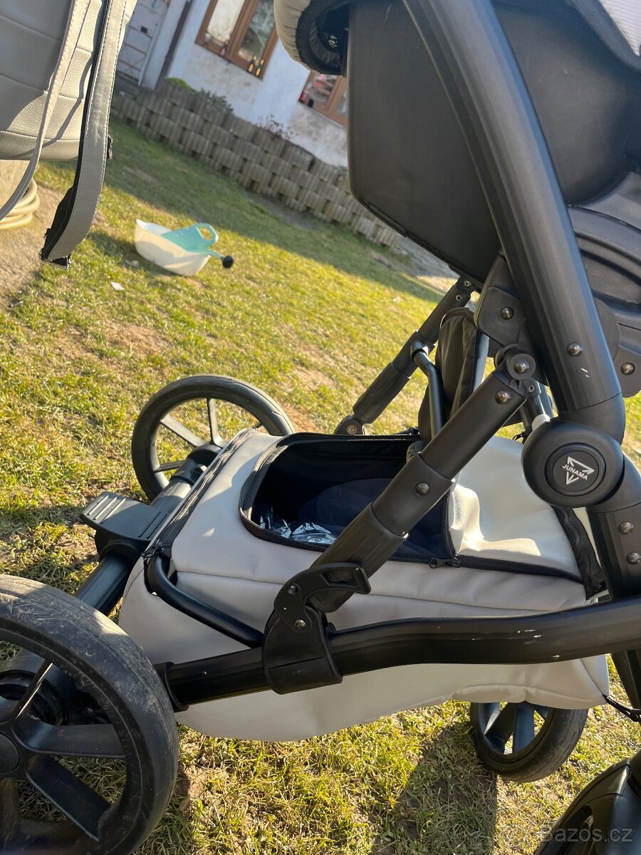 Kočárek Junama - 14