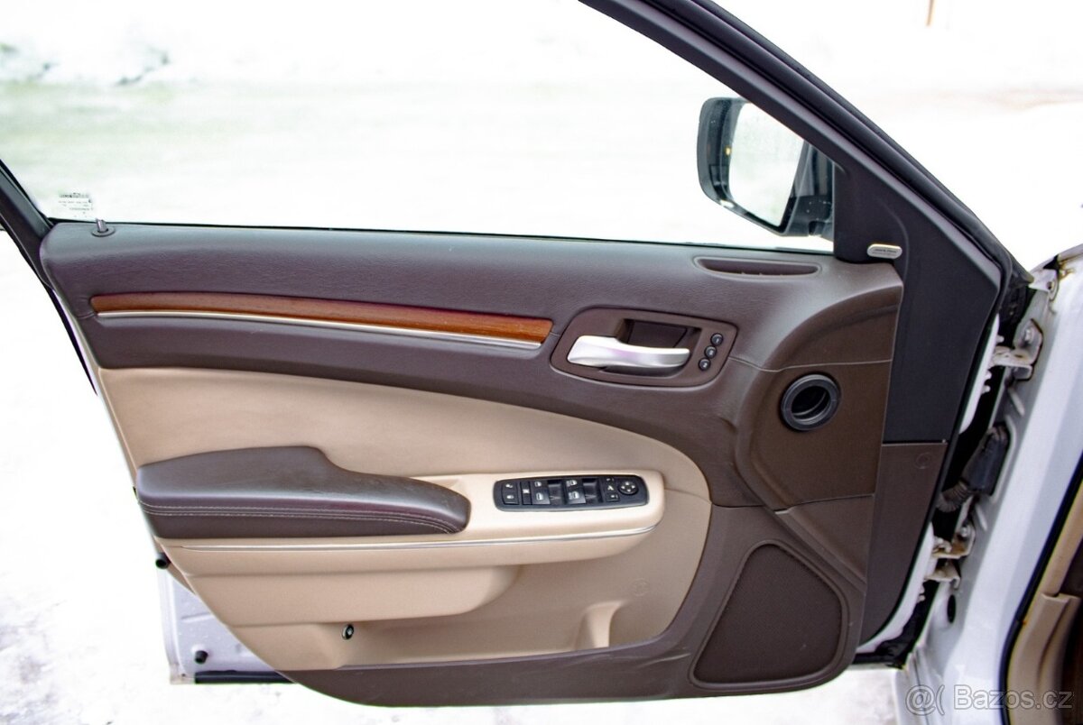 Lancia Thema 3.0 CRD - 14