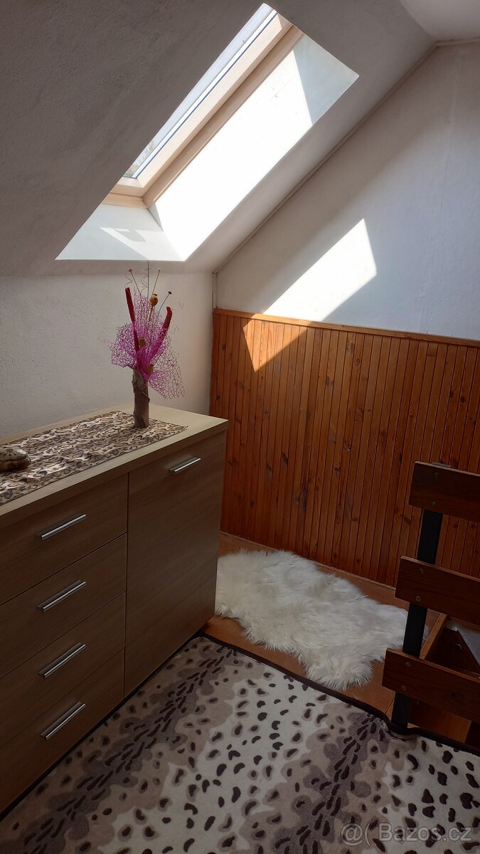 Prodej pěkného domu na klidném místě - 14