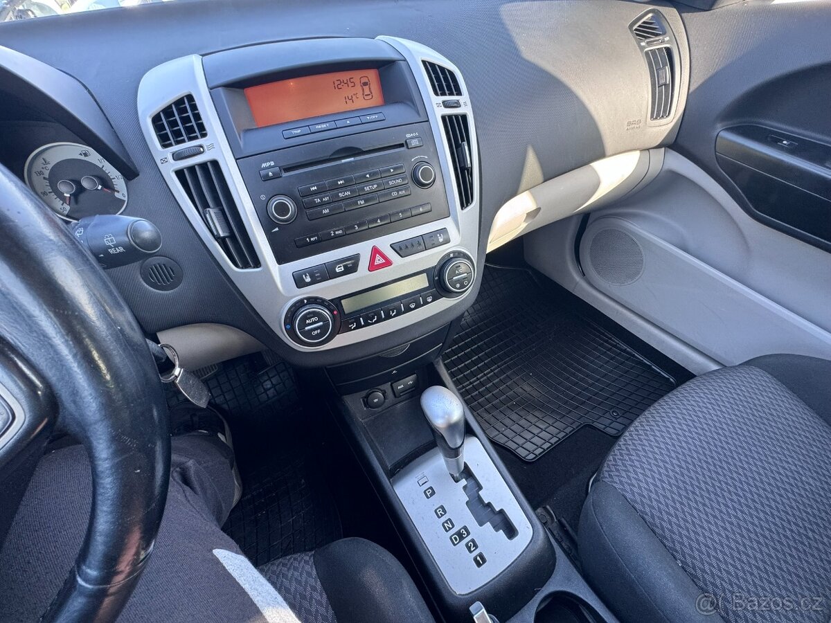 Kia Cee´d AUTOMAT 1,6i 90 KW STK - 14